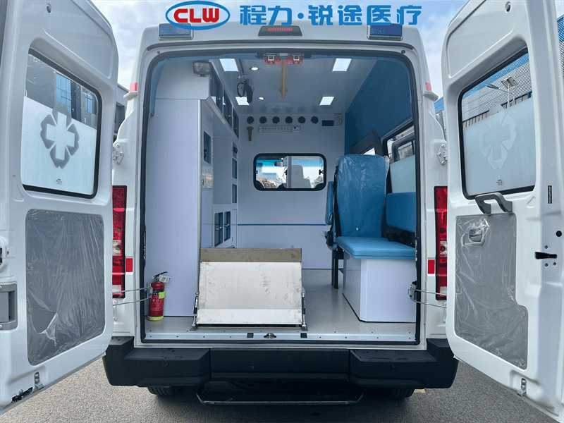 阳泉市程力&依维柯得意救护车新款：CL5049XJH6YS详细参数及售后服务
